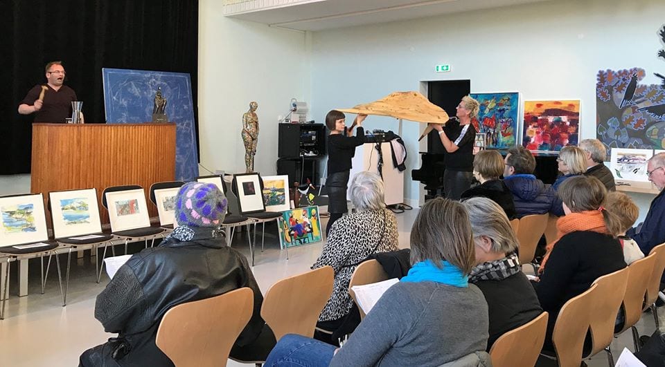 Listauppboðsøla og 6 ára føðingardagur, útsett til 2.mai